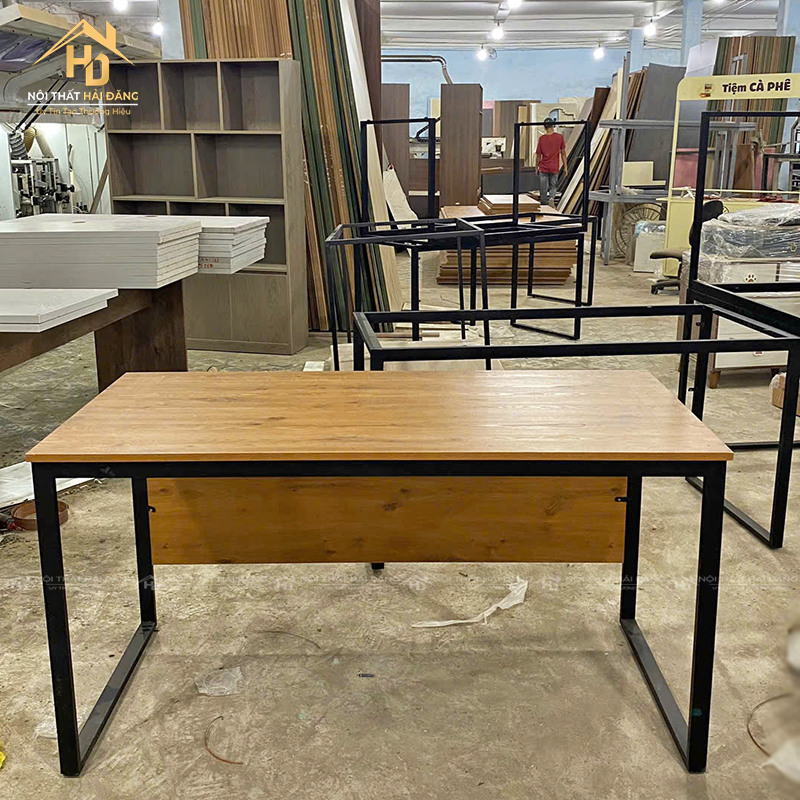 bàn làm việc chân sắt - Hình 3