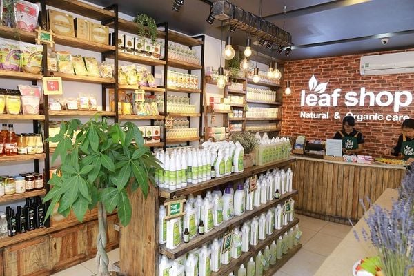 cửa hàng tạp hóa bán hàng hữu cơ