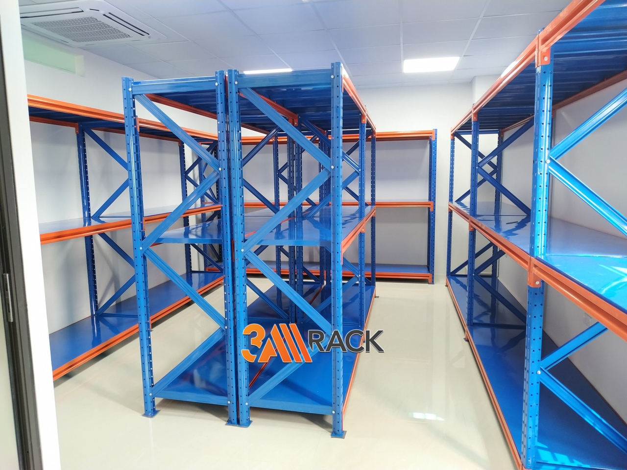 kệ sắt để xe máy - Hình 3