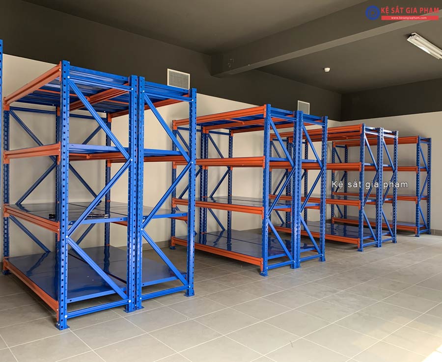 kệ sắt nhà xưởng - Hình 1