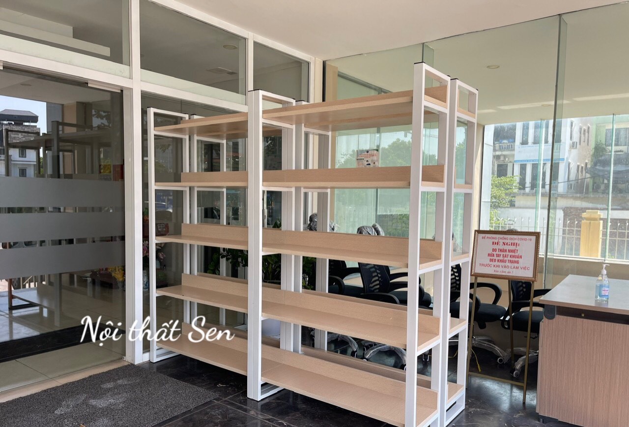 kệ sắt showroom - Hình 5