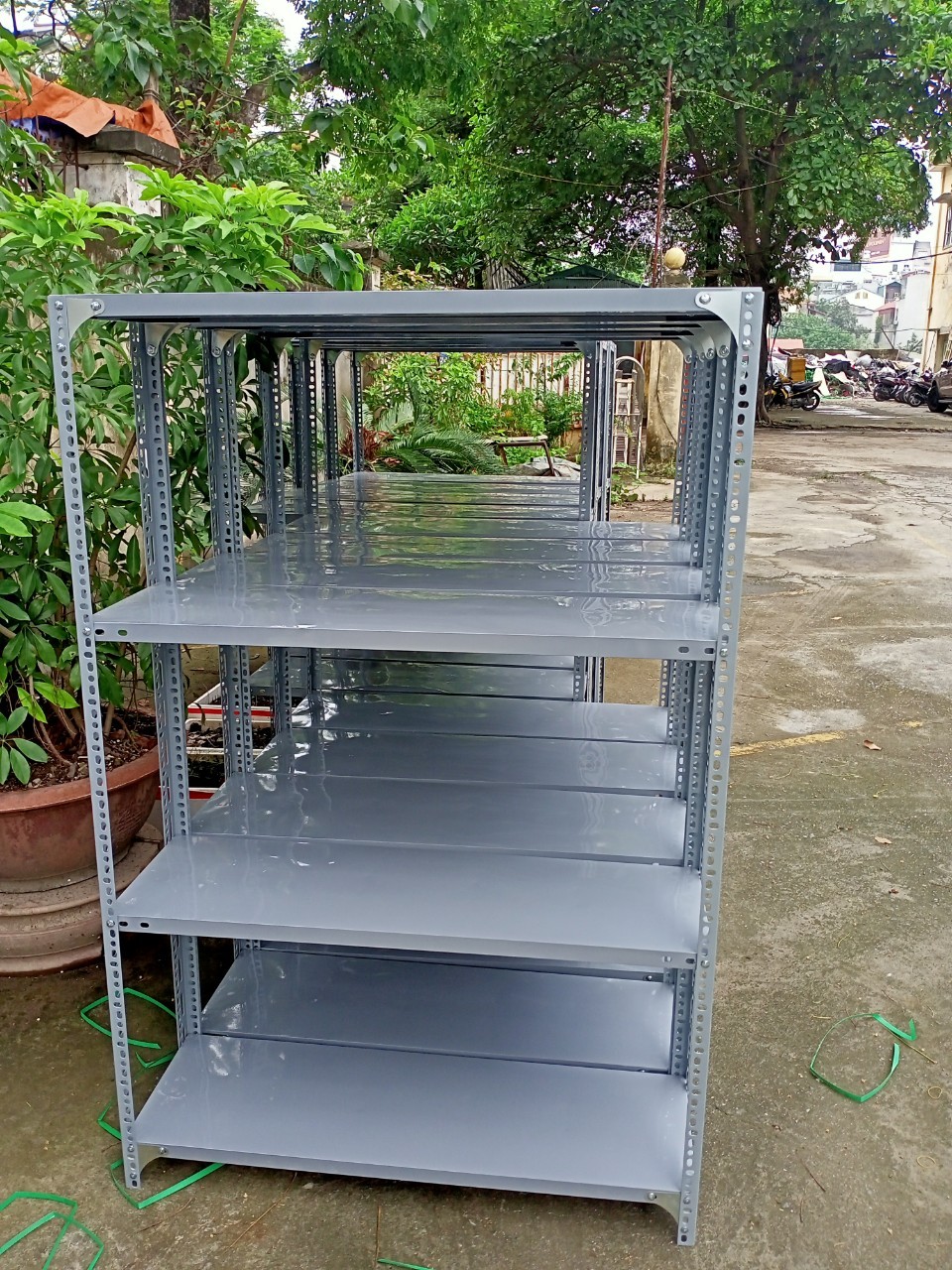 kệ sắt v lỗ 4 tầng - Hình 2