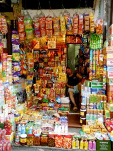 mở cửa hàng tạp hóa cho vợ chồng