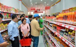 tái cấu trúc cửa hàng sau 6 tháng
