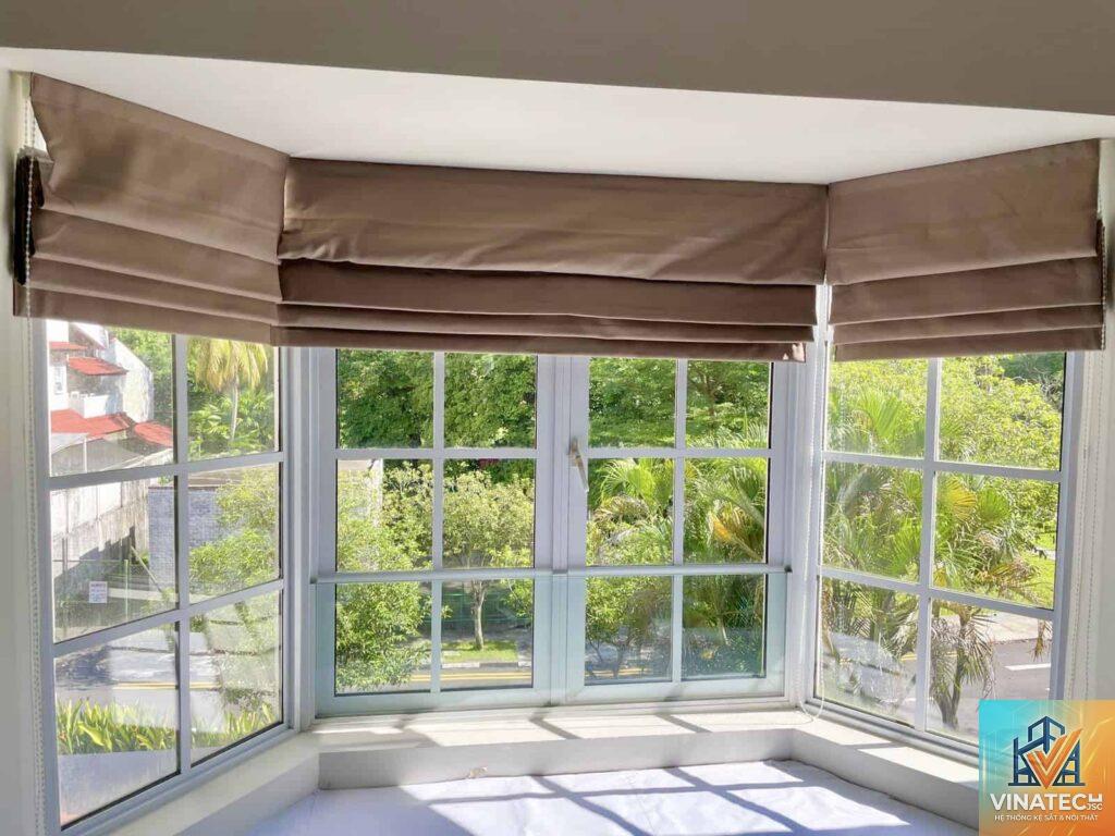 roman blind là gì