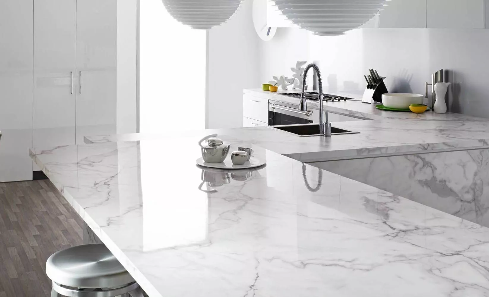 đá solid surface vs đá nhân tạo - Image 2