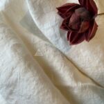 Vải Linen vs Vải Polyester: So Sánh Chi Tiết và Cách Chọn Chuẩn Nhất